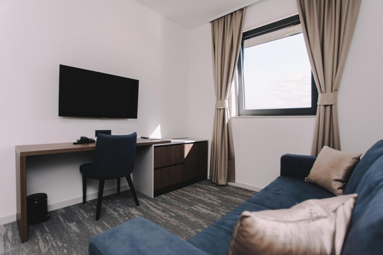 Hotel Batuda Спліт Екстер'єр фото