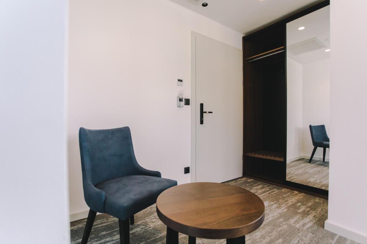 Hotel Batuda Спліт Екстер'єр фото